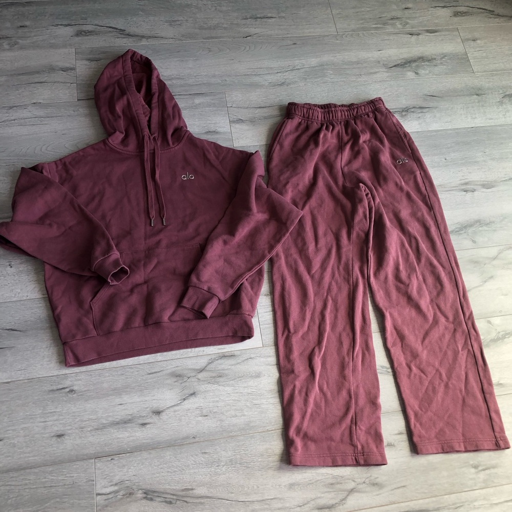 ALO Yoga Hoodie & Sweatpants Set - Picture 1 of 3